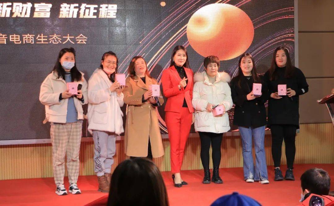 感謝星播，帶來(lái)了抖音電商新方法，為臨沂人長(zhǎng)期免費(fèi)教培